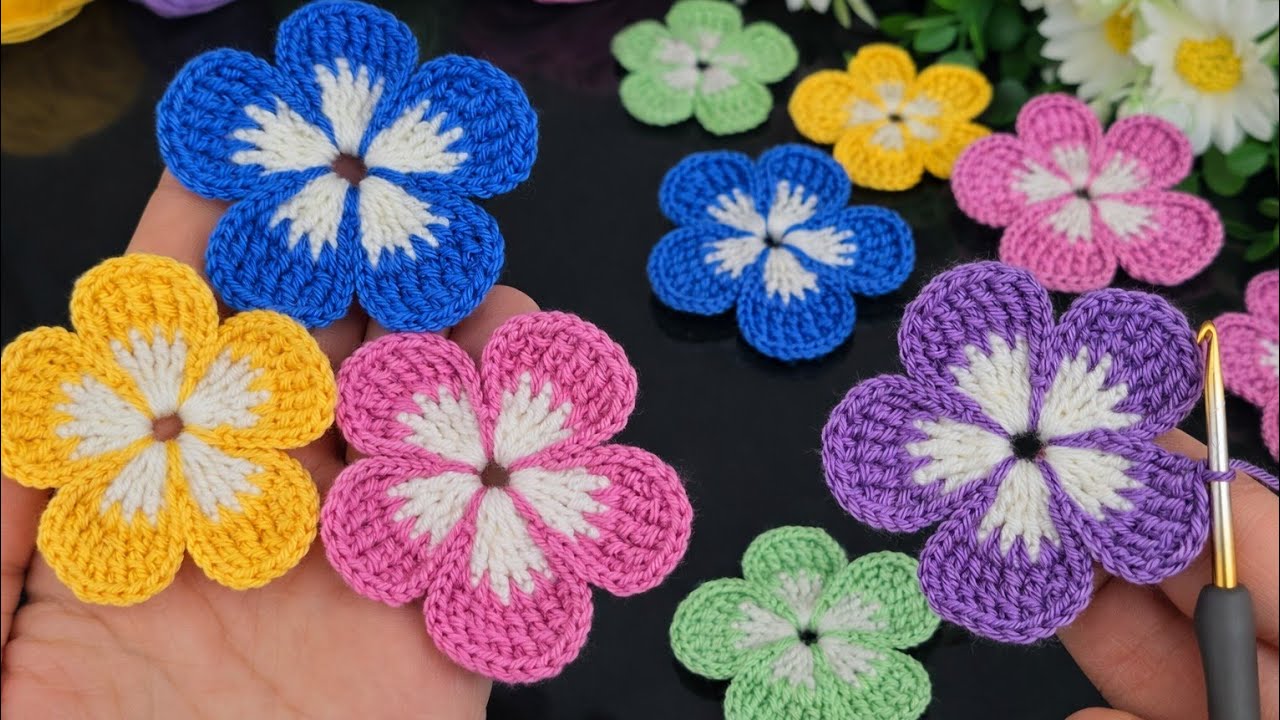 WOW! 😍 Easy 5 Petal Crochet Flower 🌸 Perfect for Hair Clips, Bags & Keychains