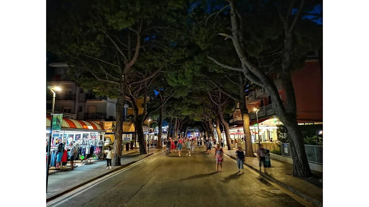 Отдых Lido di Jesolo, шопинг, витрины, 2023.IT.