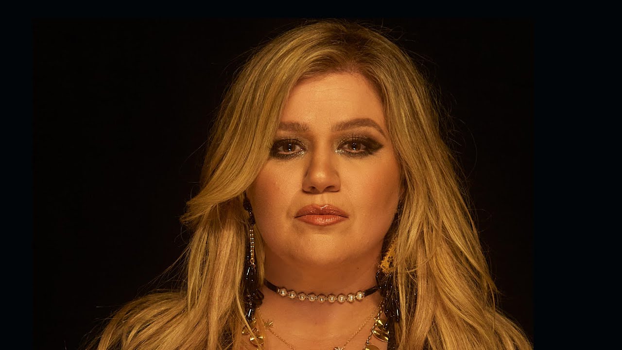 Kelly Clarkson - Interview (104.3 MyFM 2023)