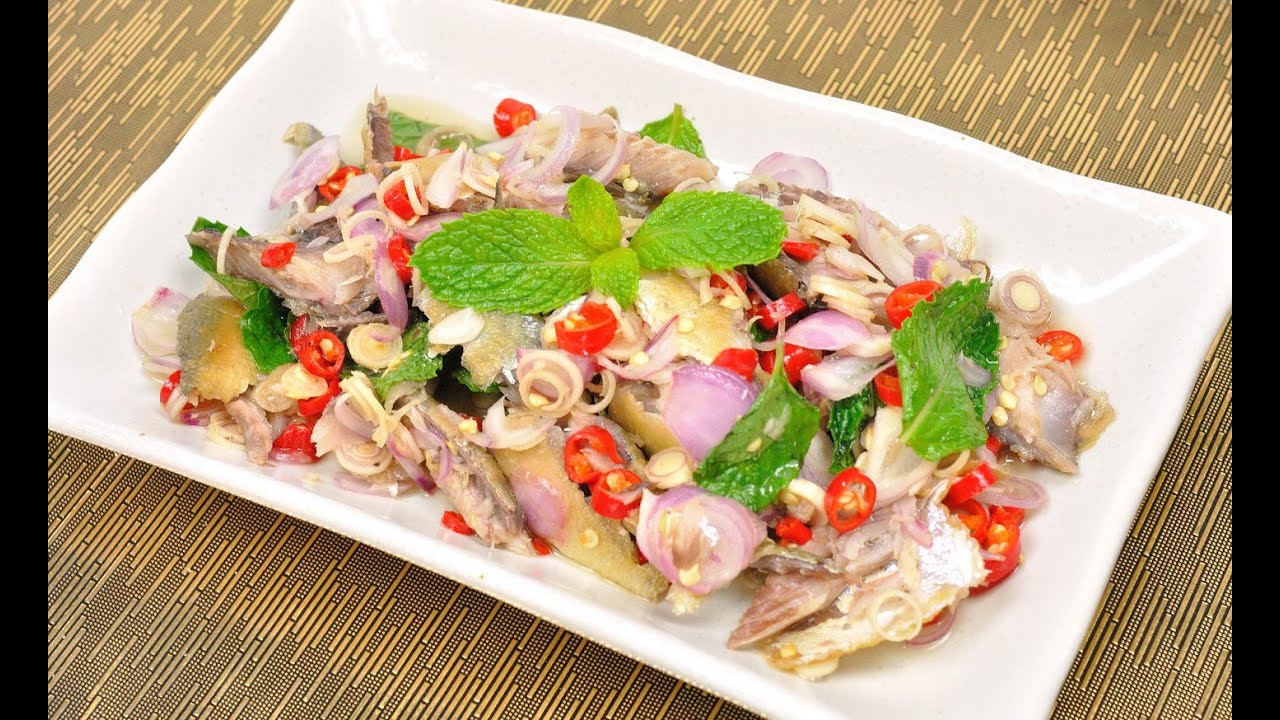 Thai Mackerel Spicy Salad (Thai Food) &ndash; Yum Pla Tu ยำปลาทู