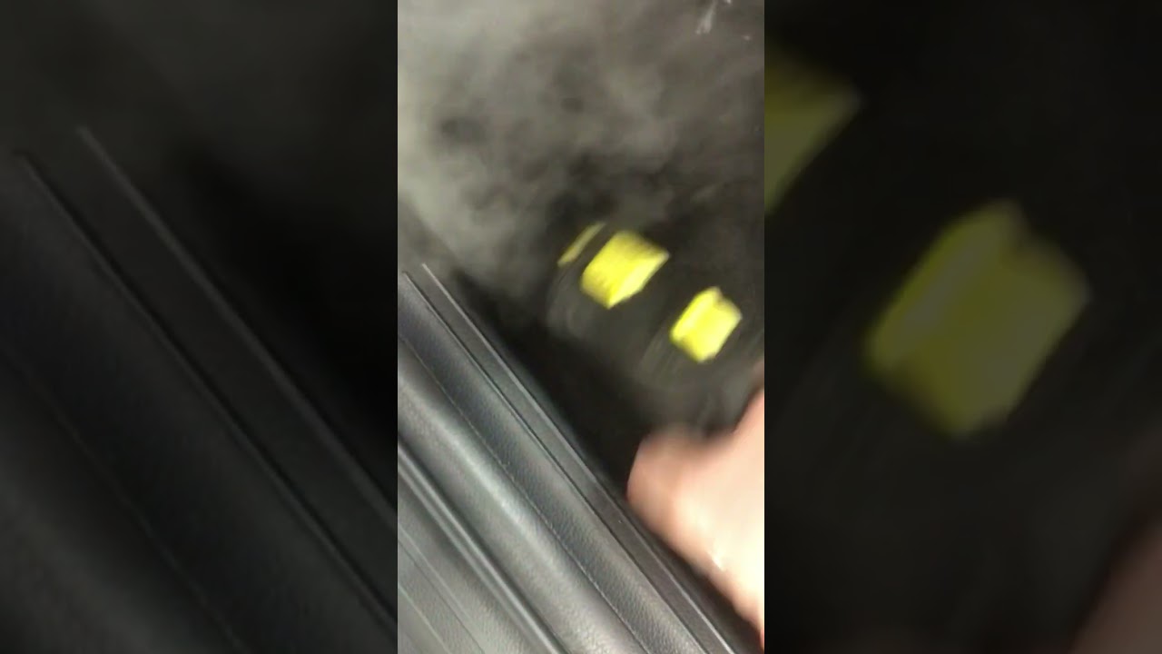 Чистка ковролина парогенератором #car #cars #shorts #short #subscribe # #детейлинг #bmw