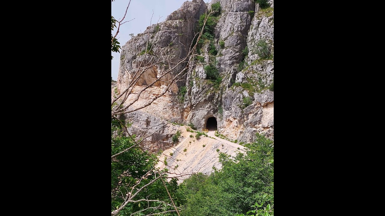 Offroad Motorradreise Balkan, Eps. 2;  extremer Schotter,  Mostar,  Kotor (Stadt der Katzen)