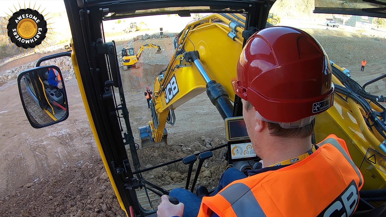 Trying out the JCB 220X LC Excavator