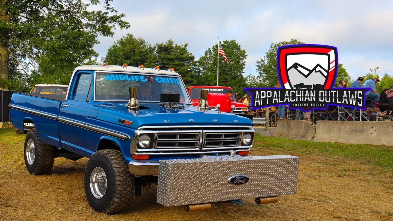 Big Block High Output 4x4 Pulling Trucks at the 2025 Bunker Hill Shootout Truck and Tractor pulls!
