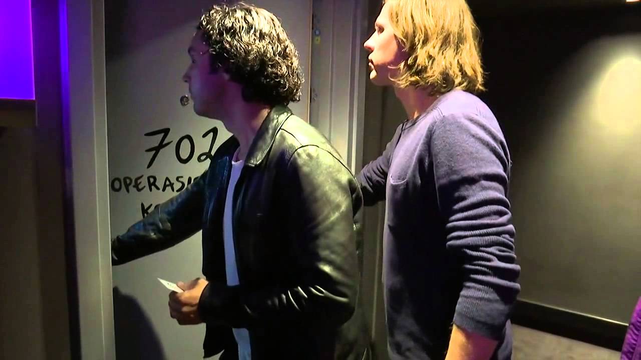 Ylvis får finske fans til å vekke Magnus (English subtitles)