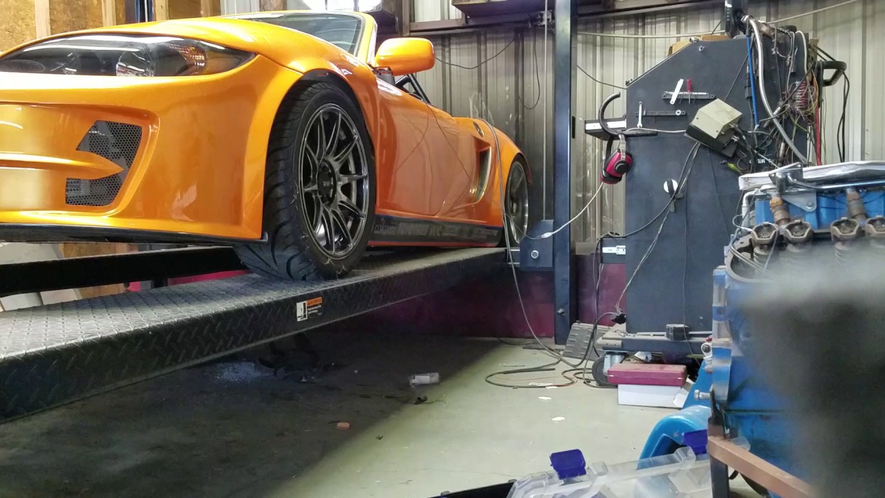 Factory Five 818 with EZ30 six cylinder