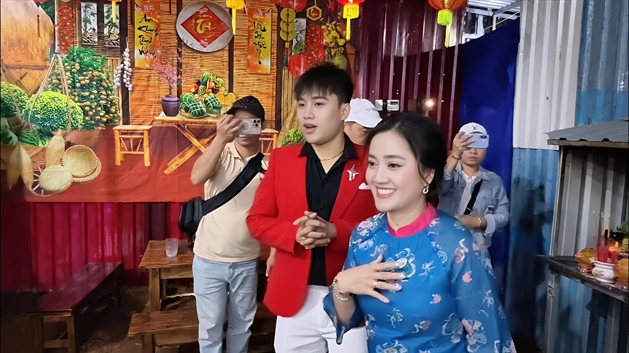 Sân Khấu VỠ ÒA Khi HỒNG LOAN & CS LÂM VƯƠNG KỲ Có Mặt Tại Long Hồ - Vĩnh Long 
