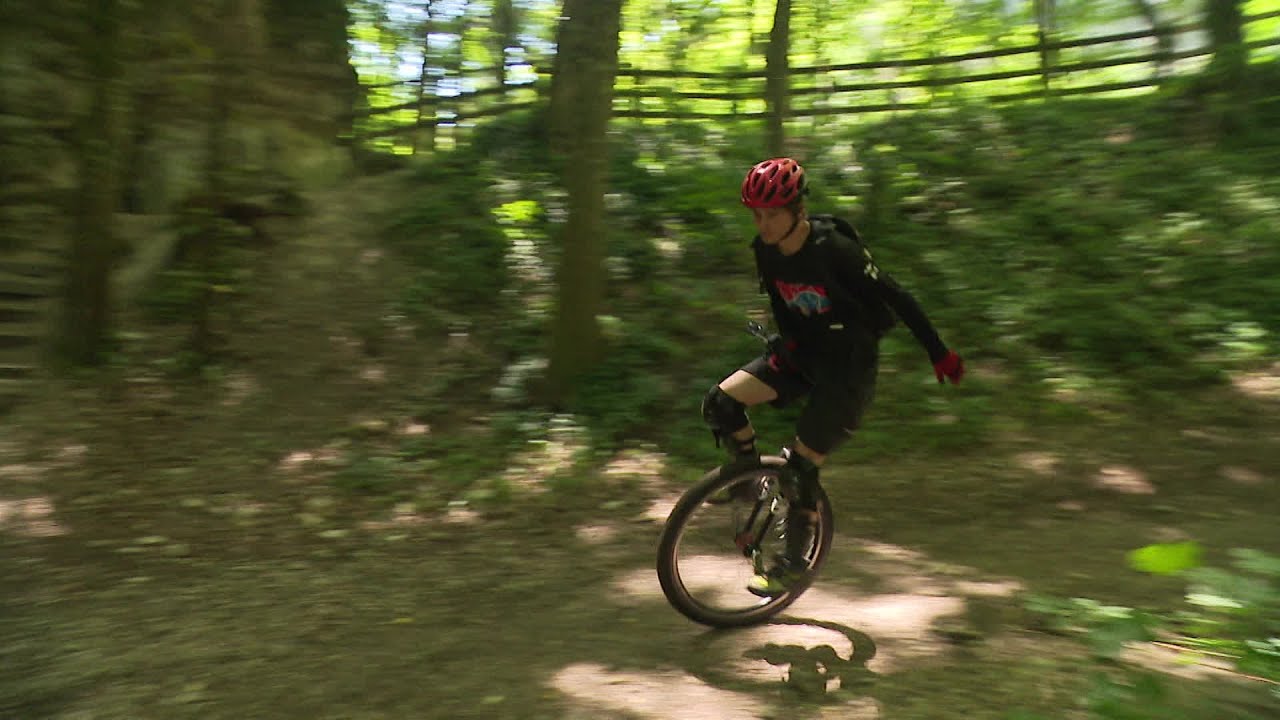 Dans la roue du champion du monde de monocycle