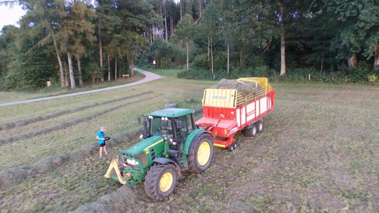Ramassage du regain 2017/John Deere 6430 et Pöettinger primo 400