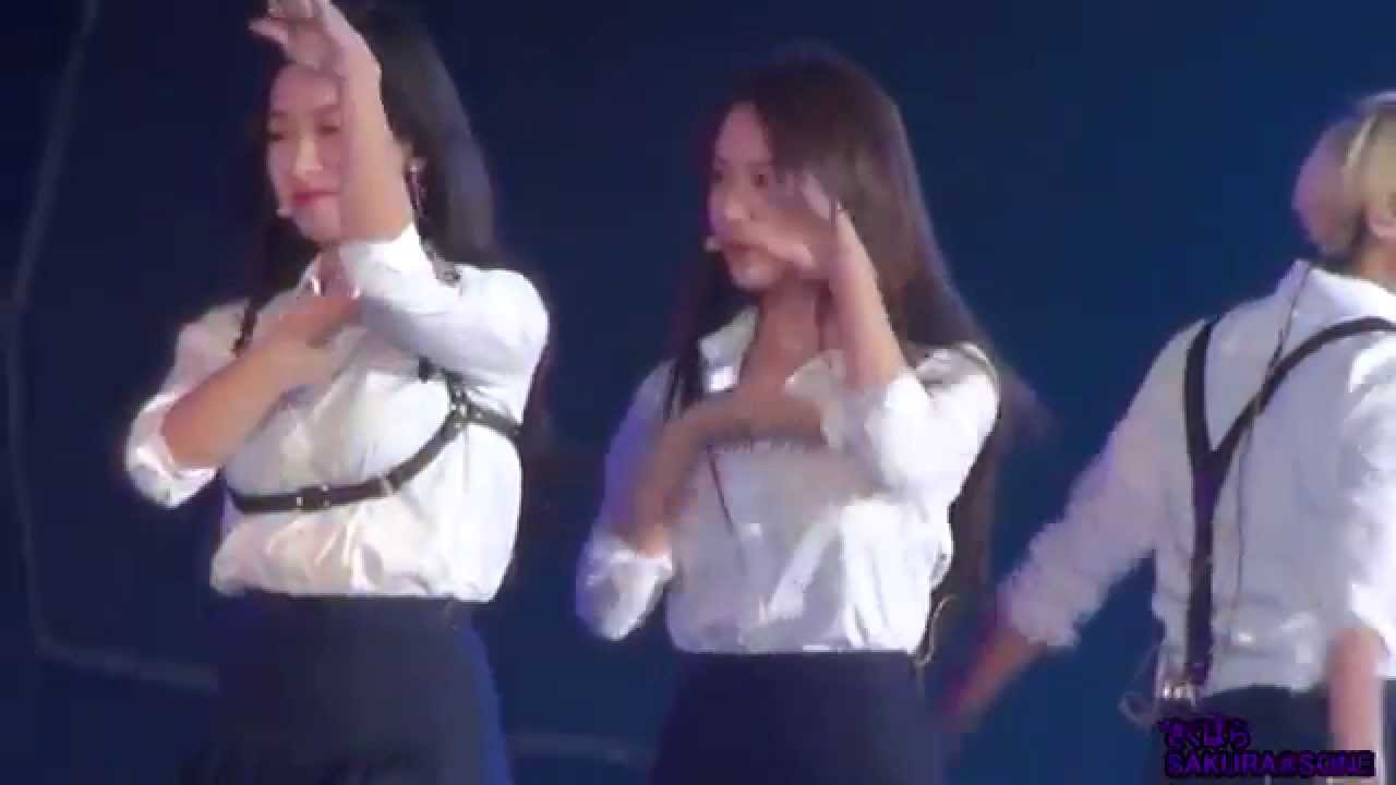 @Sakura_SONE f(x) Krystal Focus Rum Pum Pum Pum SMTOWN Taiwan 150321