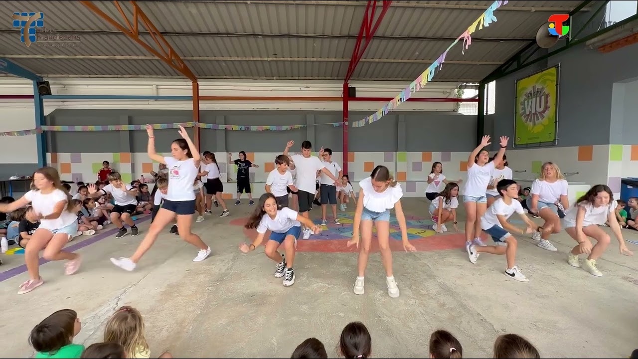 Escola Dansa - Col·legi Sant Antoni - 5t primària - Palabras que abrazan - Niuss
