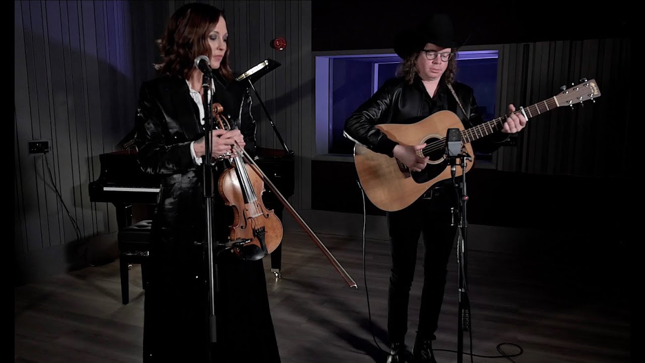 Amanda Shires plays solo version of The Highwomen's 