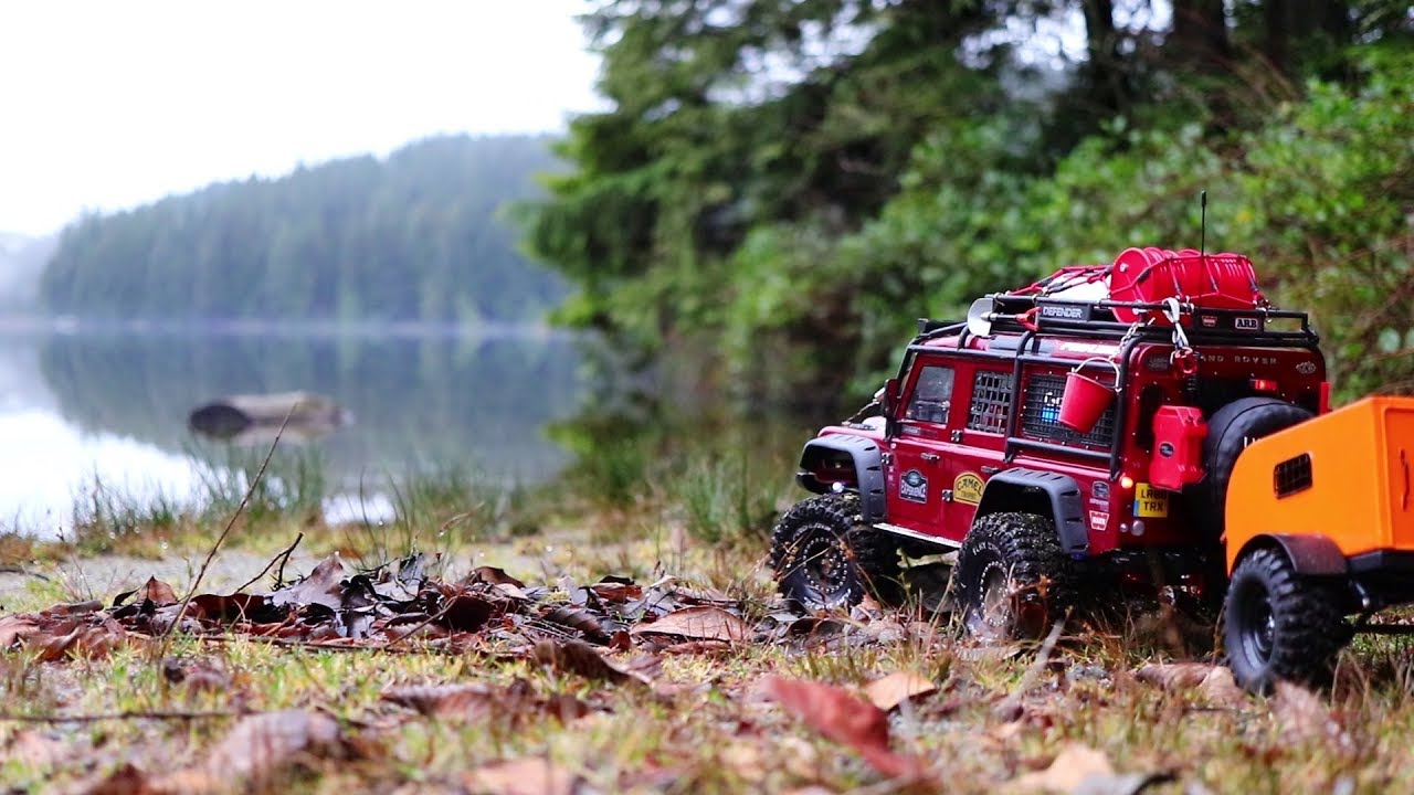 [Traxxas] TRX4 Red Defender with Trailer, White beach running