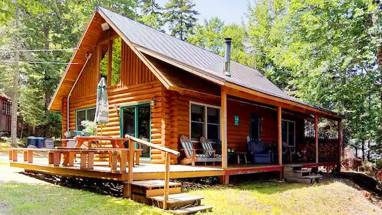 Dog-Friendly Lakefront Log Cabin with Peaceful Atmosphere | Lovely Tiny House