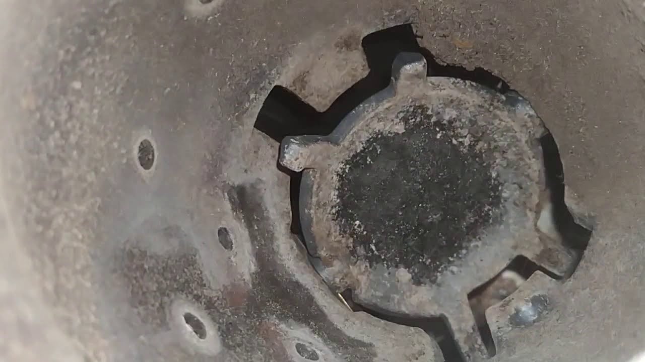 Pulizia AUTOMATICA braciere e carico pellet stufe a pellet Nobis dopo centinaia di ore di lavoro !!