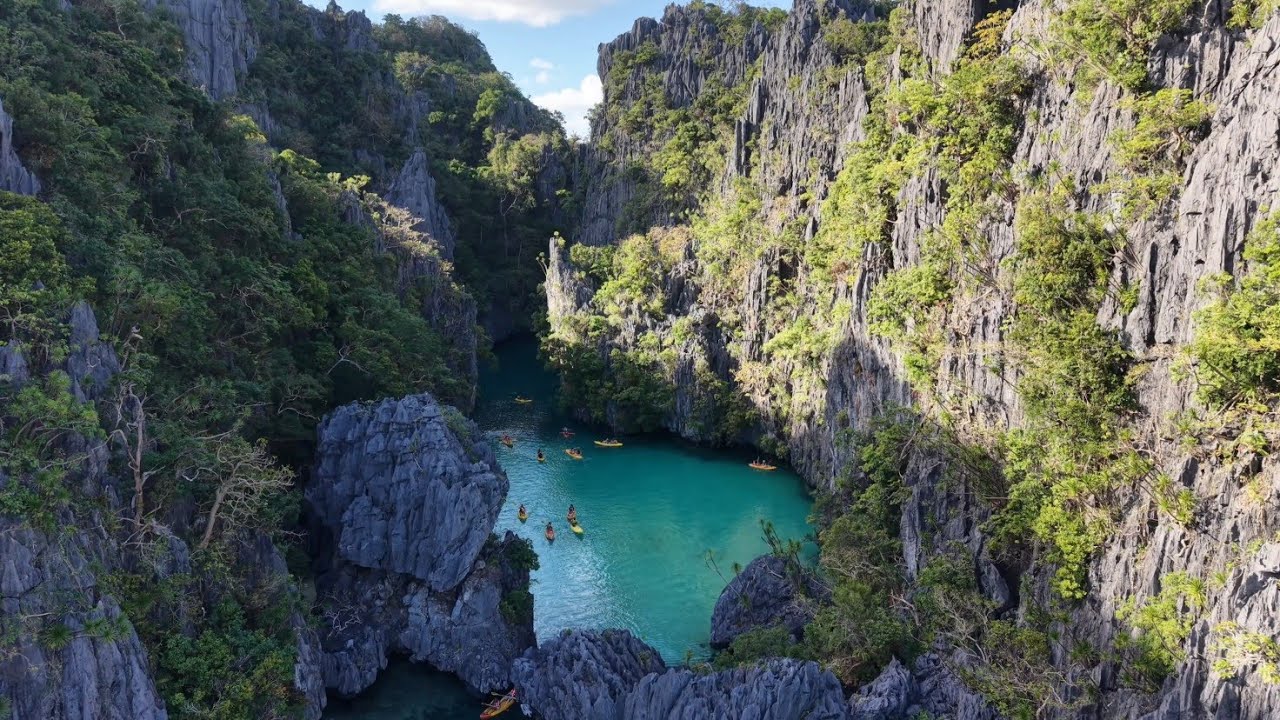 Paradise from Two different Perspectives. Small Lagoon, El Nido