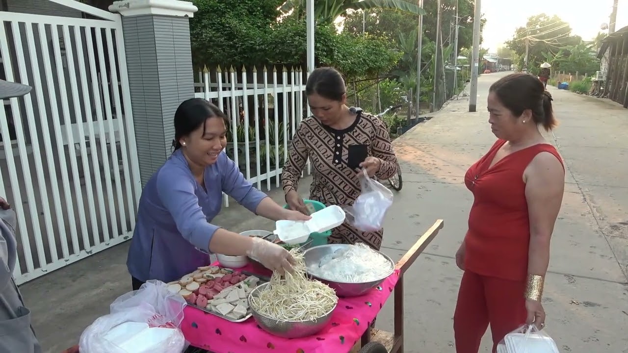 Món BÁNH ƯỚT NEM CHẢ LỤA Bà Con Ai Cũng Thích Hai Chị Em Bán Chút Là Hết / DDĐQ#926