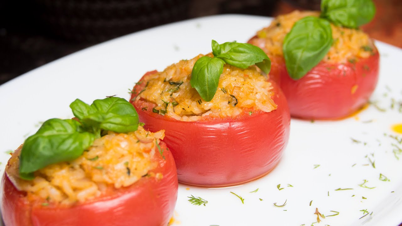 Вкусные и легко фаршированные помидоры с рисом и пармезаном