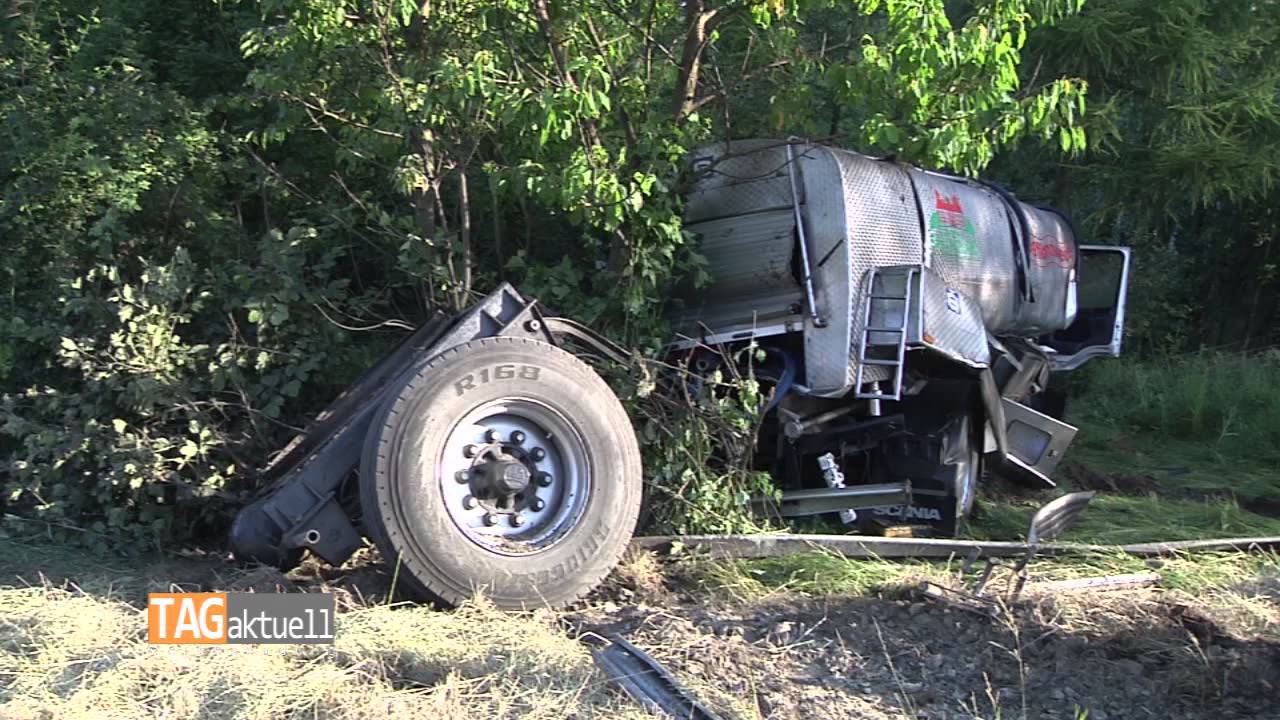 Milchlaster auf der A72 verunglückt