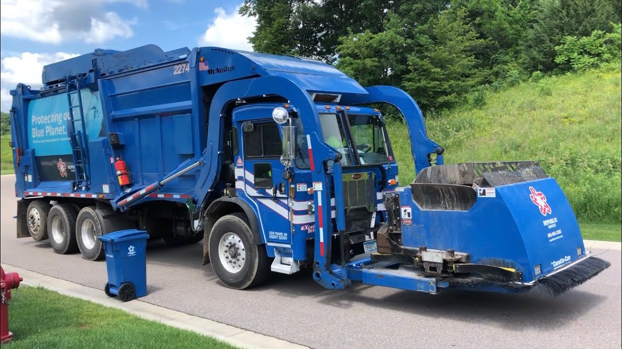 Republic Peterbilt McNeilus Meridian Curotto Can Garbage Truck