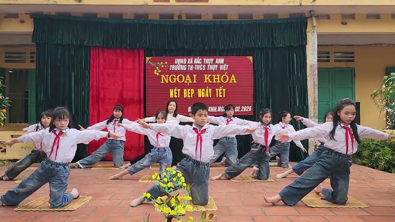 Múa yoga cô và trò khối 4