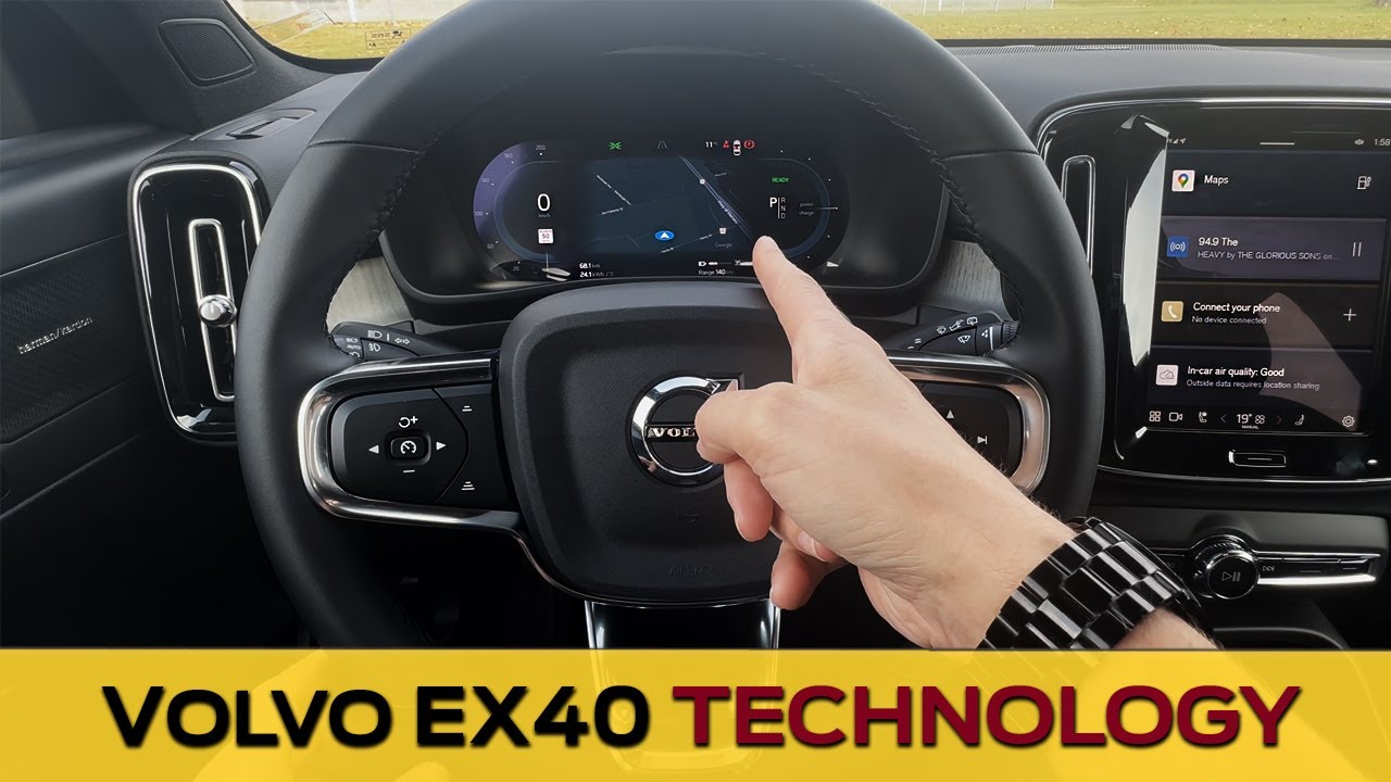 Steering Wheel and Cluster in the Volvo EX40