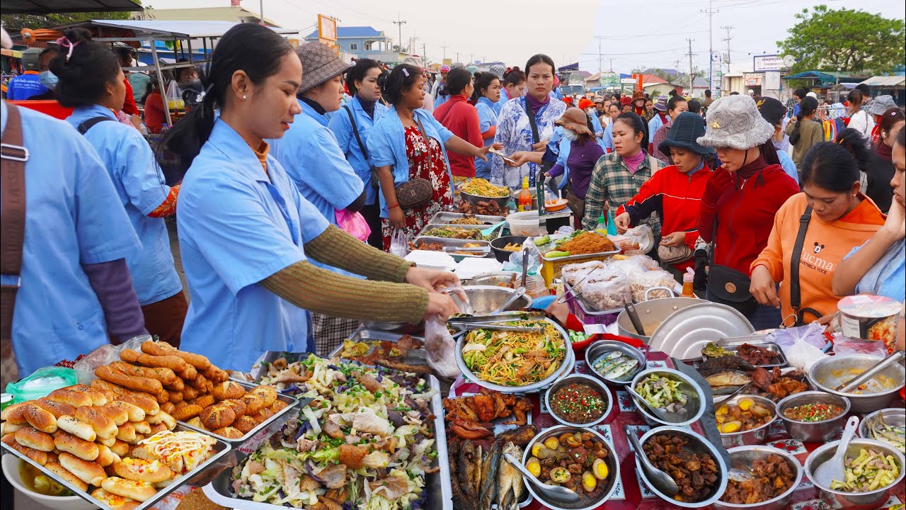 Amazing! Street Food Vendors Serve 1,000+ Meals Daily