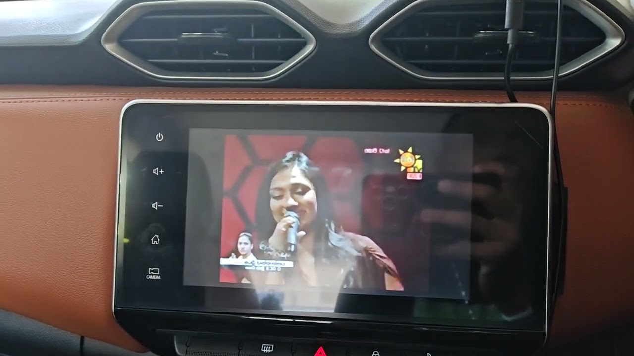 NISSAN MAGNITE 2025 Play Music and Videos from a USB Pen Drive