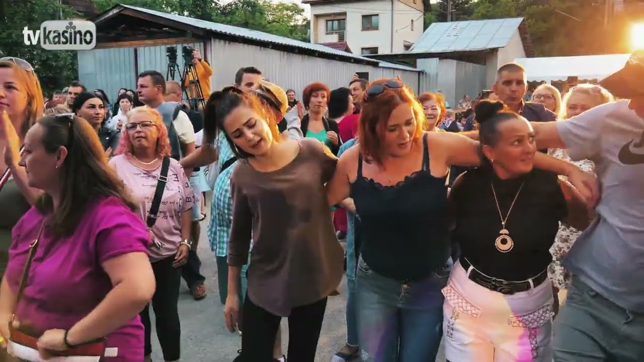 Vrchári: Pod skalou červenou
