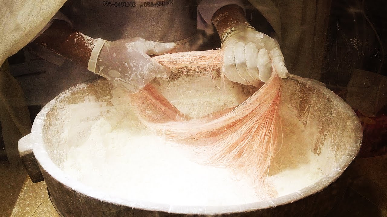 Dragon's beard candy Snacks Chinese cotton candy, Cocoon candy 龍鬚糖 Street Food | Food News Video