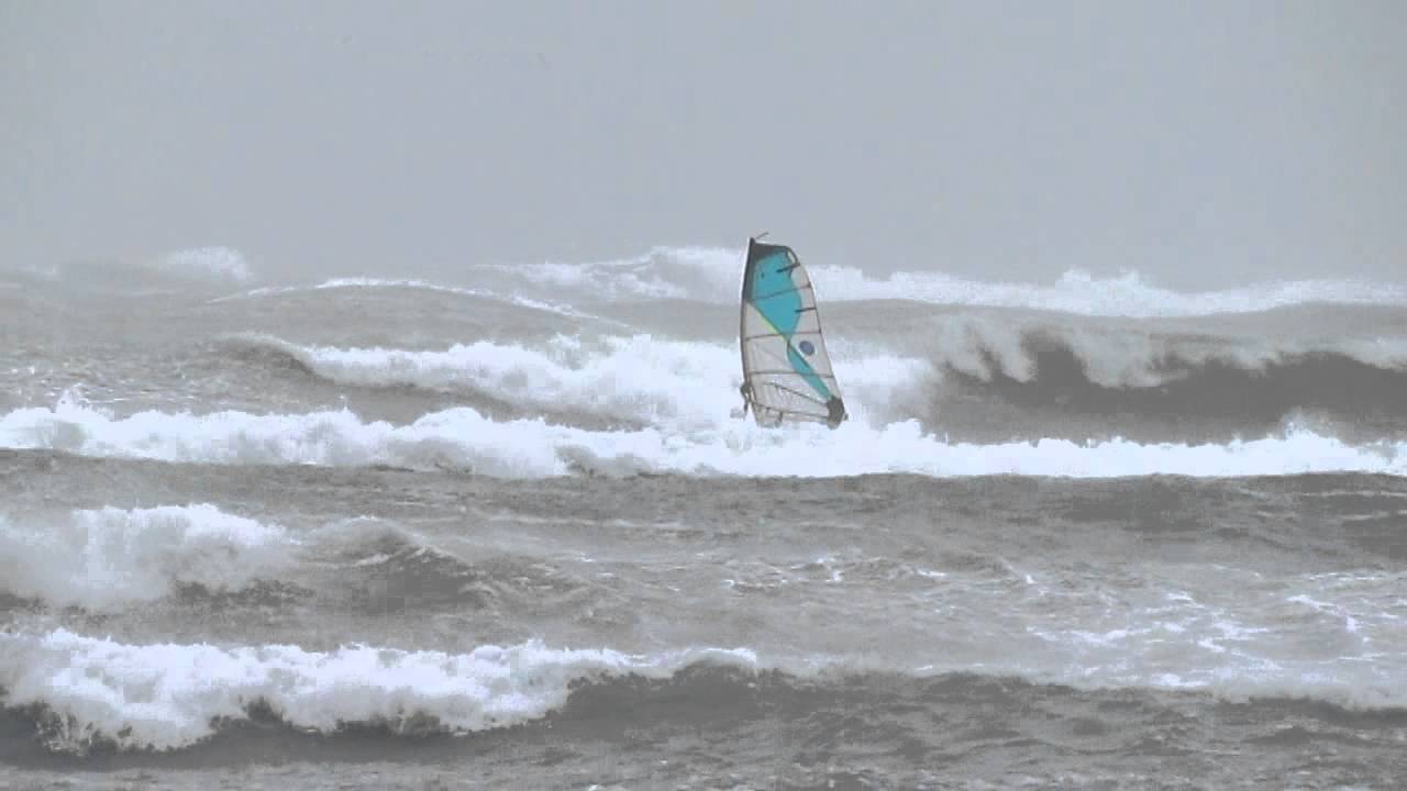 Windsurf au Cap d'Agde (Hérault) le 5 mars 2013 au matin