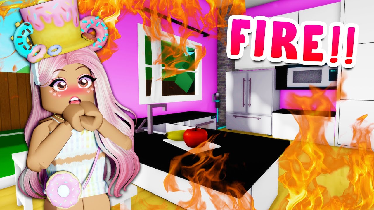 MY HOUSE CAUGHT ON FIRE ON MY FIRST DAY IN BROOKHAVEN | Roblox Brookhaven