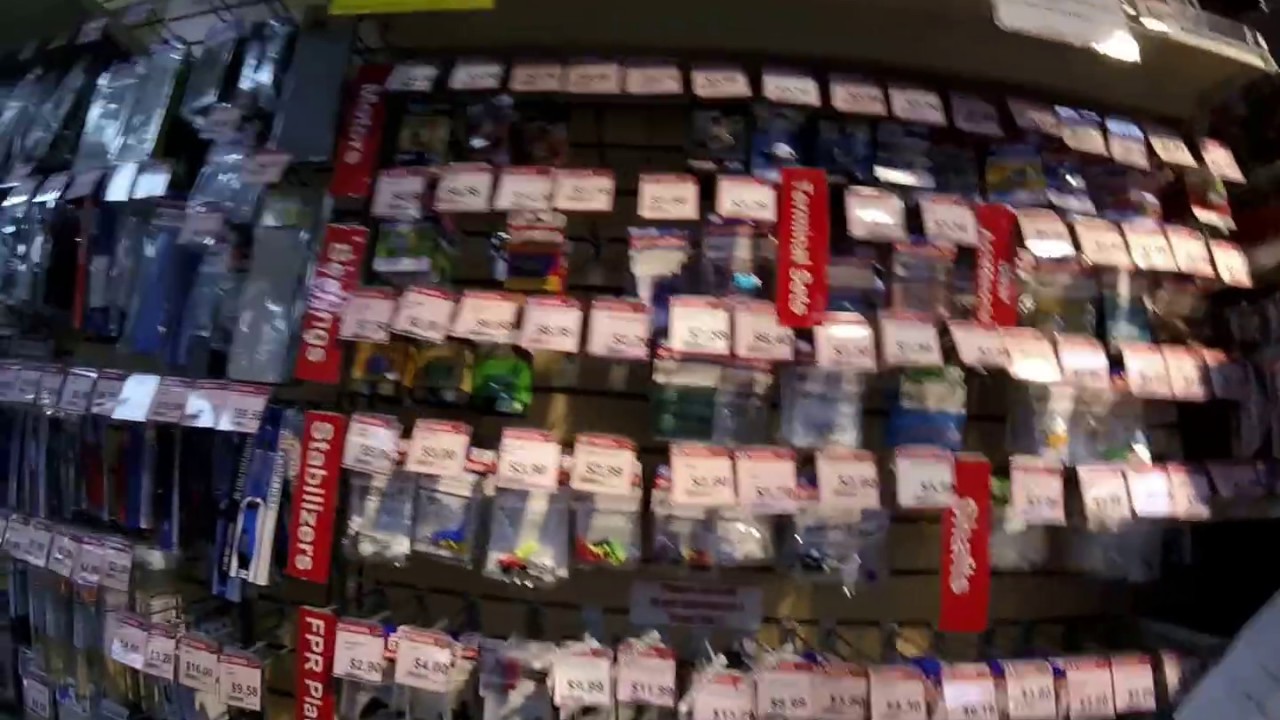 MIGZ & CIELSHOCK DOIN' SOME MINI 4WD PARTS SHOPPIN' IN ONE OF SO-CAL'S FINEST MINI 4WD STORE!