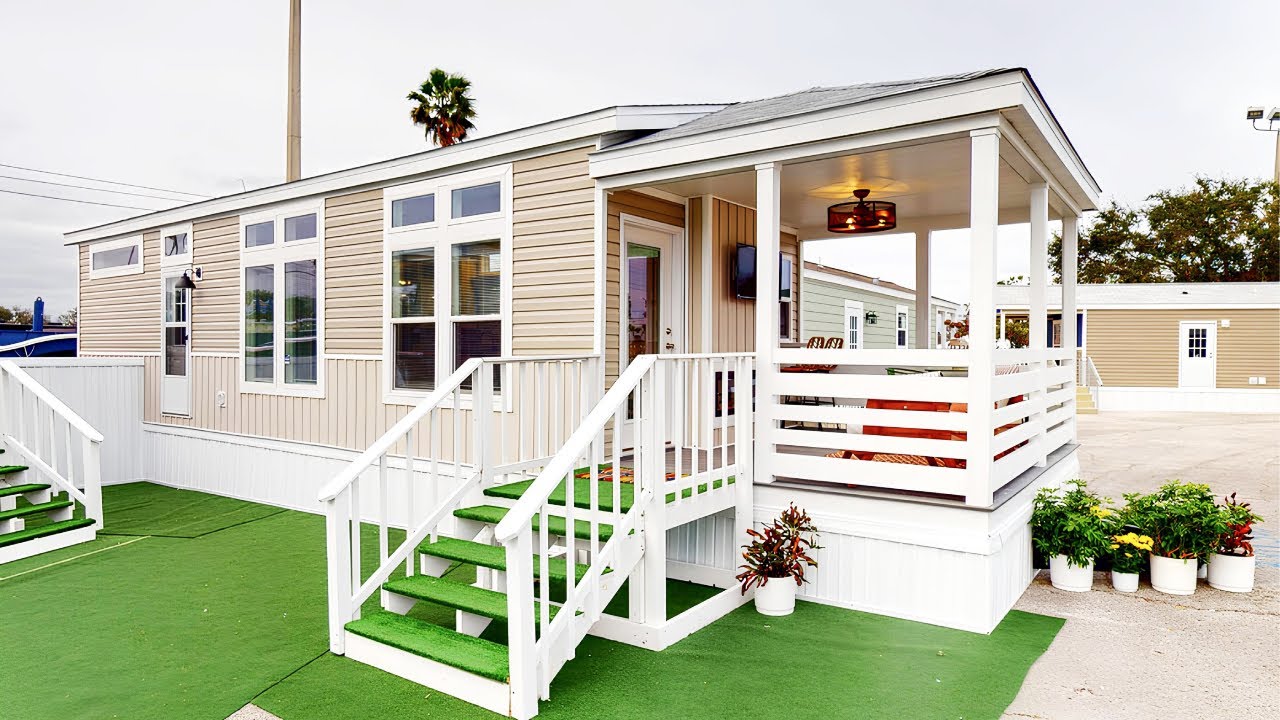 Inside This Stunning Tiny Home in Florida | 577 Lake Charles by Chariot Eagle