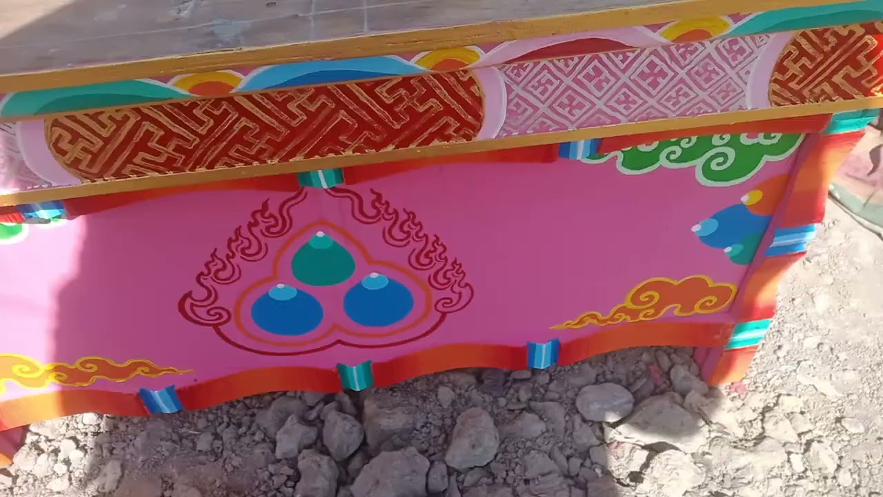 India Ladakh table pinting ༄༅།།  །།་ལ་དགས་སི་གསོལ་ཅོག་།།