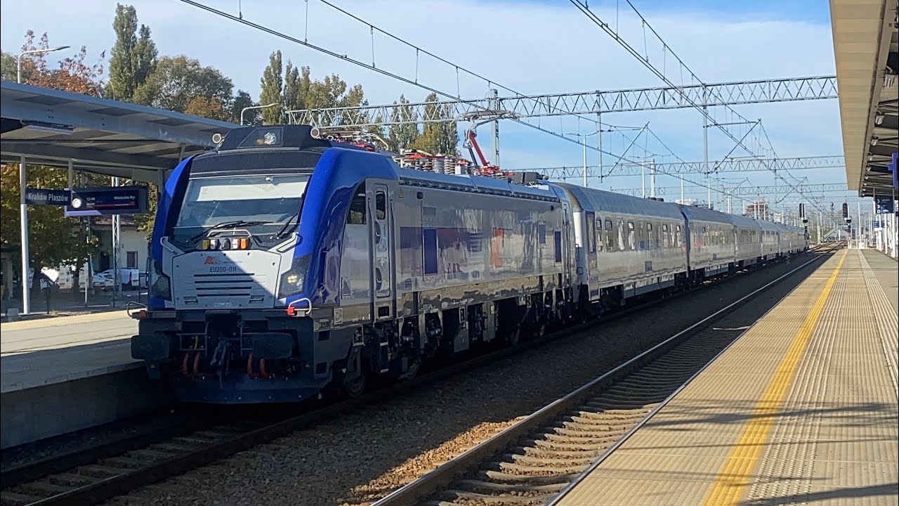 Nowiutki Gryffin EU200-011 z IC Siemiradzki relacji Wrocław Główny-Przemyśl Główny