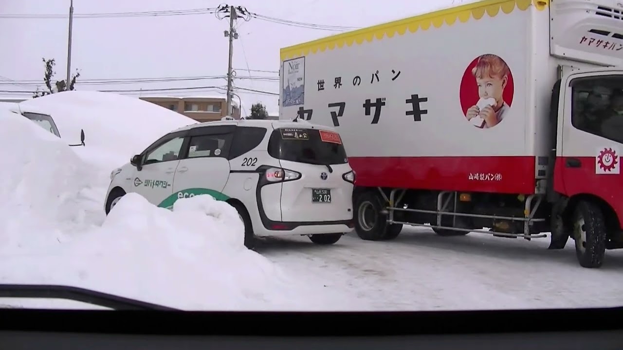 豪雪に見舞われた山形県米沢市内 2022年2月24日