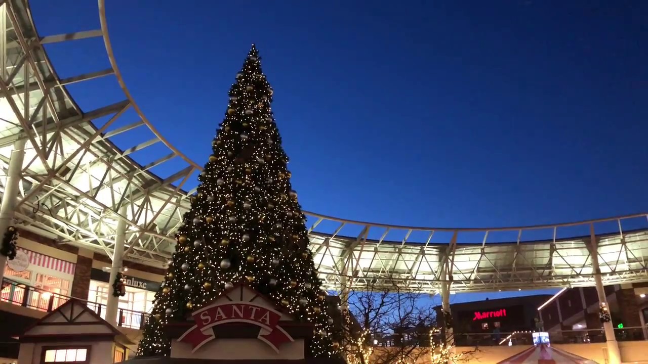 Redmond Town Center Winter Wonderland Christmas Santa House Holiday Lighting 2017 4K UHD