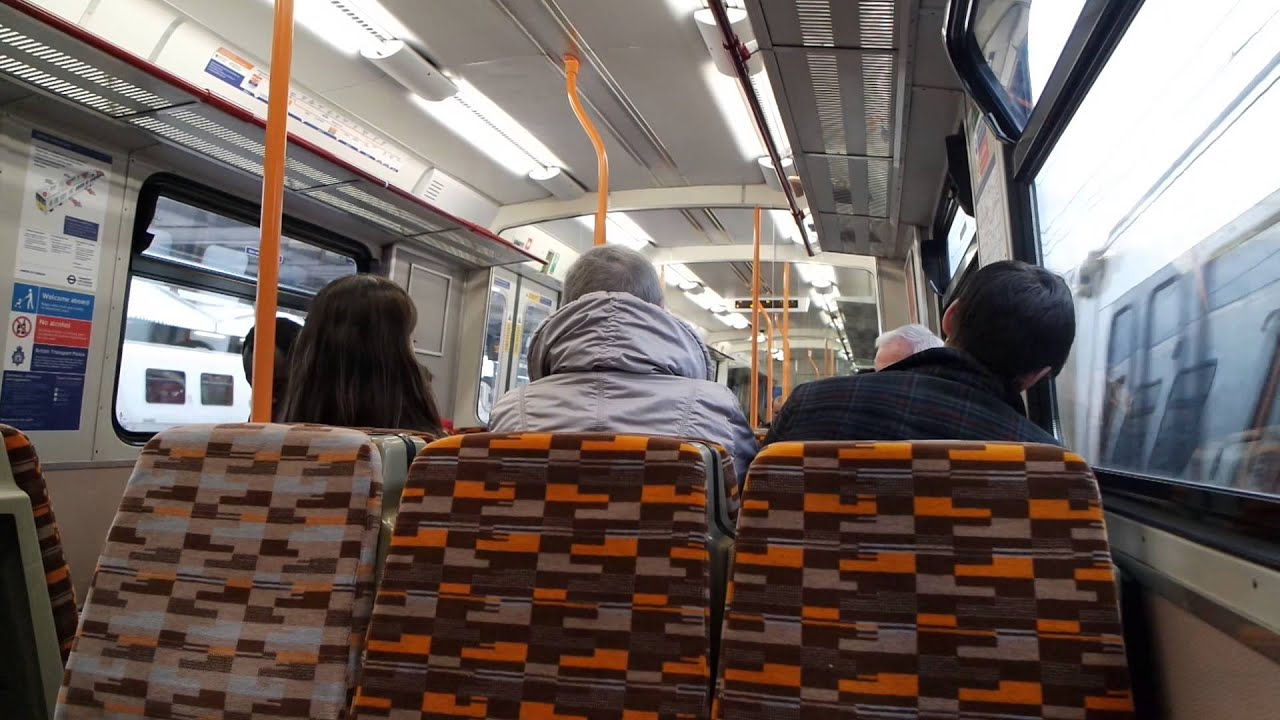 (Transport for London) London Overground|2T10| Class 315, 315817: Bethnal Green - St James Street