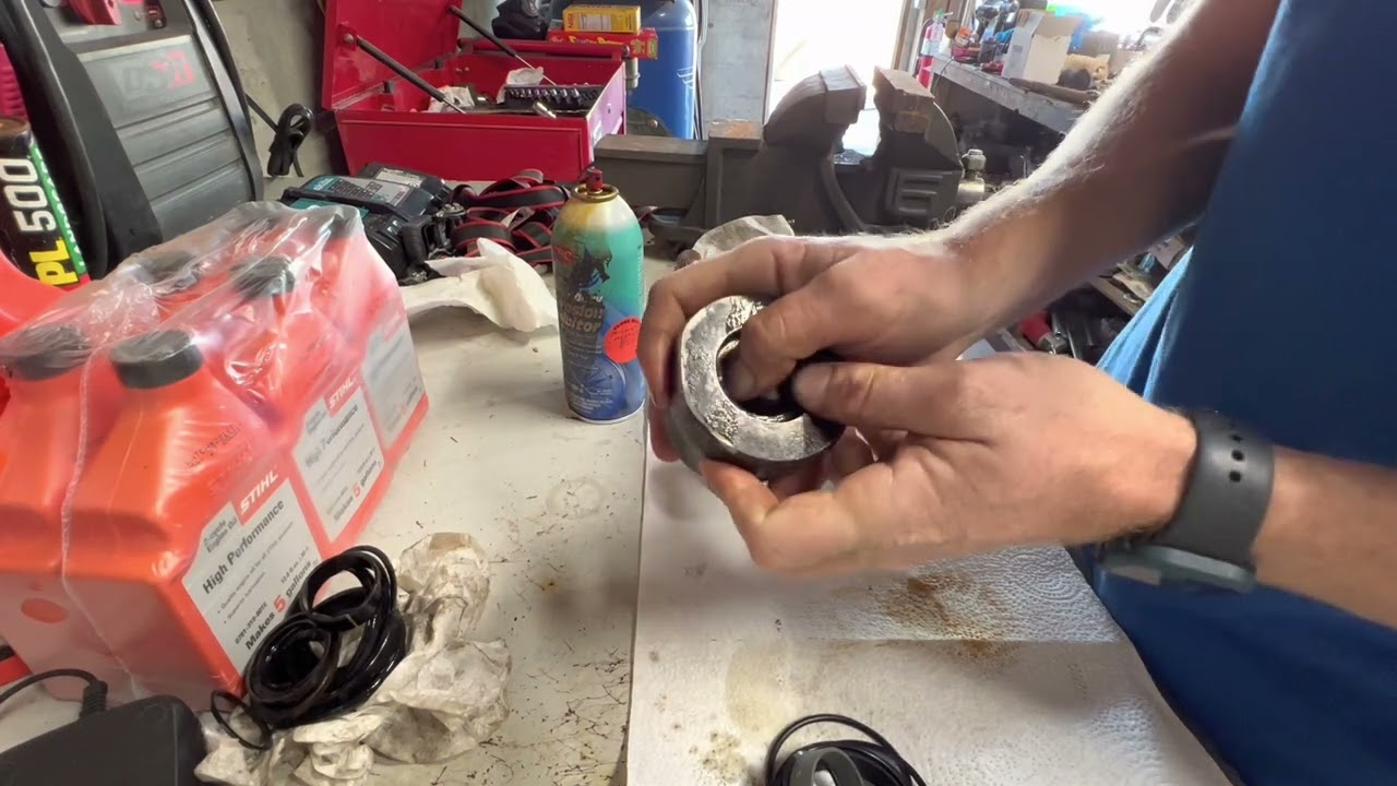 Hydraulic cylinder re-seal￼ New Holland skid loader￼