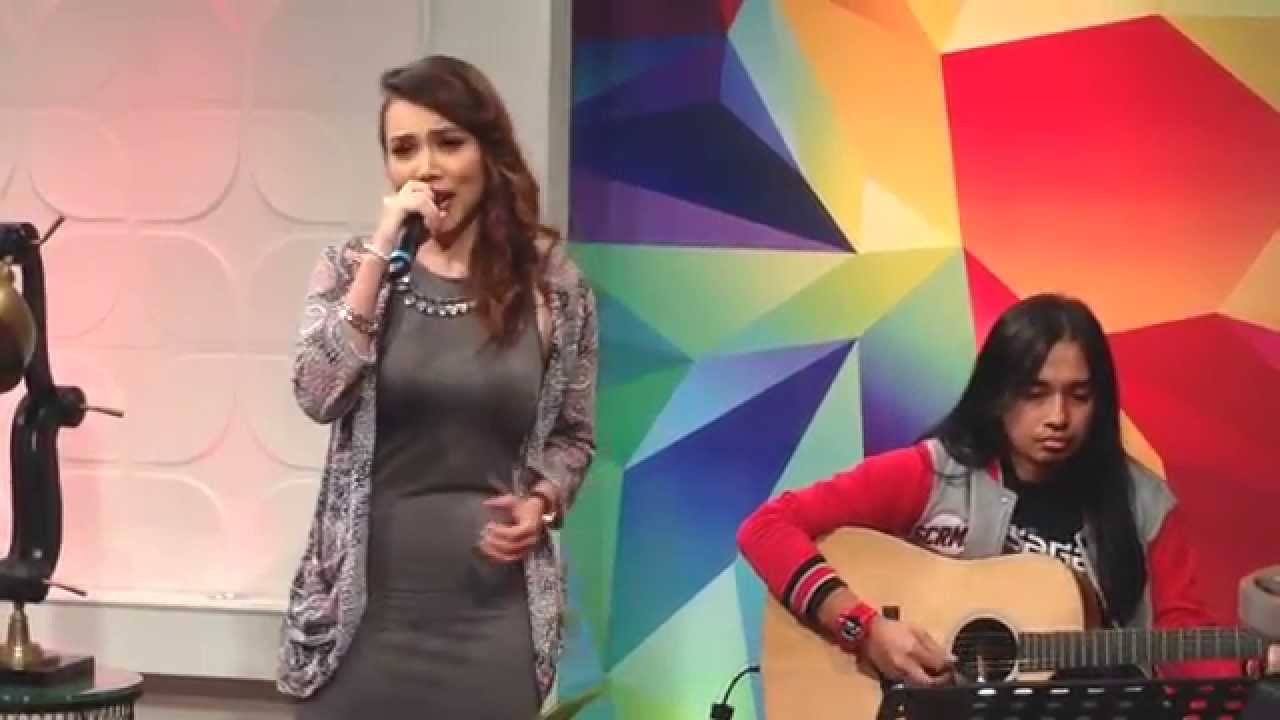 Farahdhiya - Ku Tak Rela (Akustik @ Wanita Hari Ini)