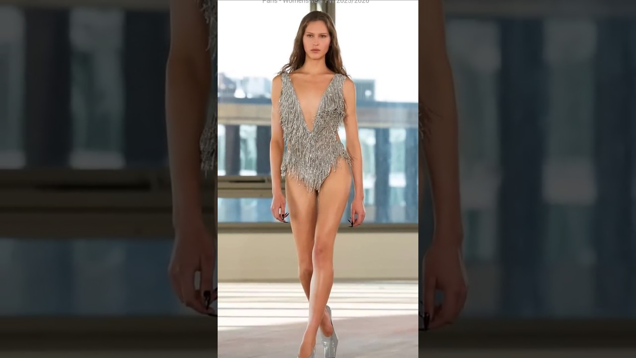 Karolina Spakowski & Angelina Kendall catwalk for Stella Mccarthy 2025