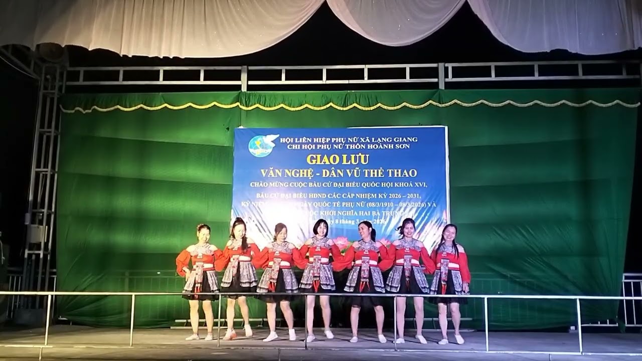 Chiều lên bản thượng. Đội Hoa Mộc Lan 