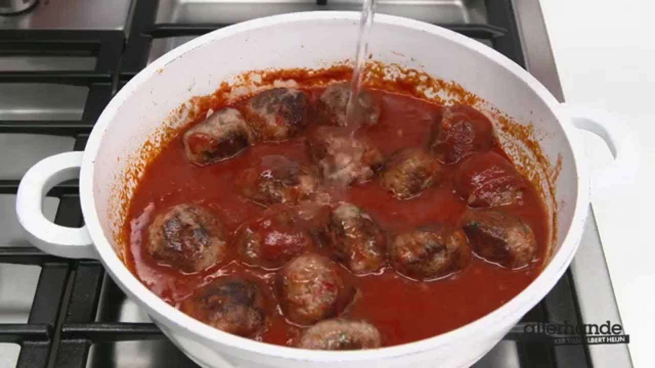 Spaanse gehaktballetjes in pittige tomatensaus - Allerhande