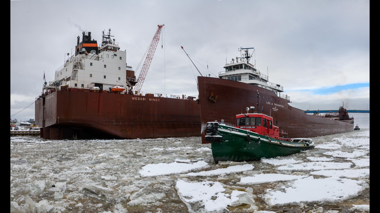 Heavy in the Ice! The Last Ship of the Season, Lee A Tregurtha heading to the Barn!