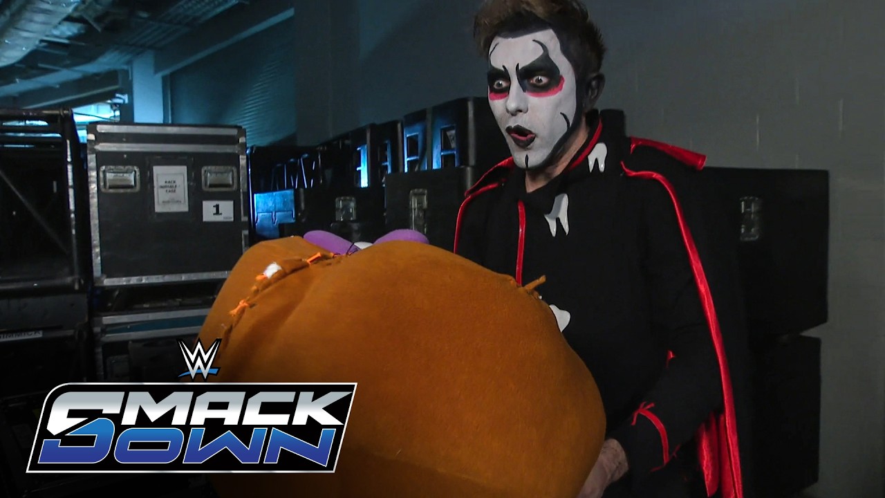 Дэнхаузен примеряет костюм Пряничного человечка: эксклюзив SmackDown, 8 мая 2026 года.