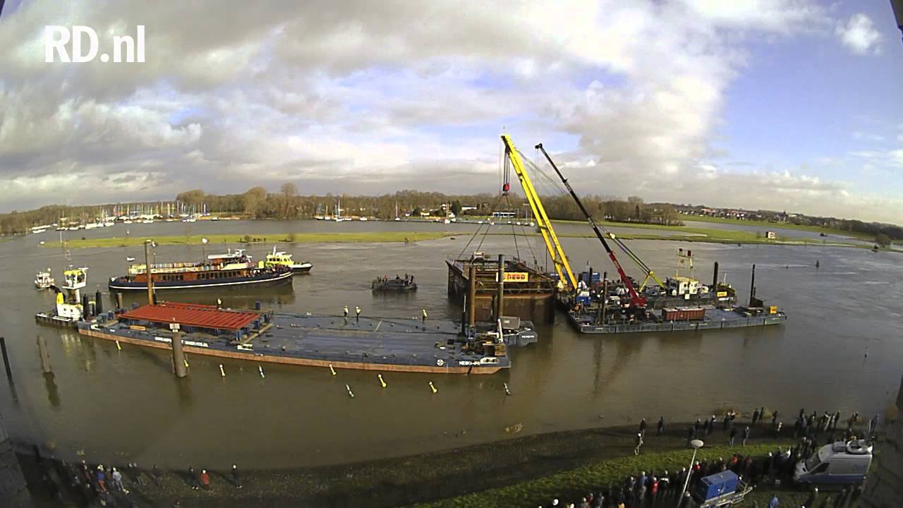 Middeleeuwse IJsselkogge Kampen boven water
