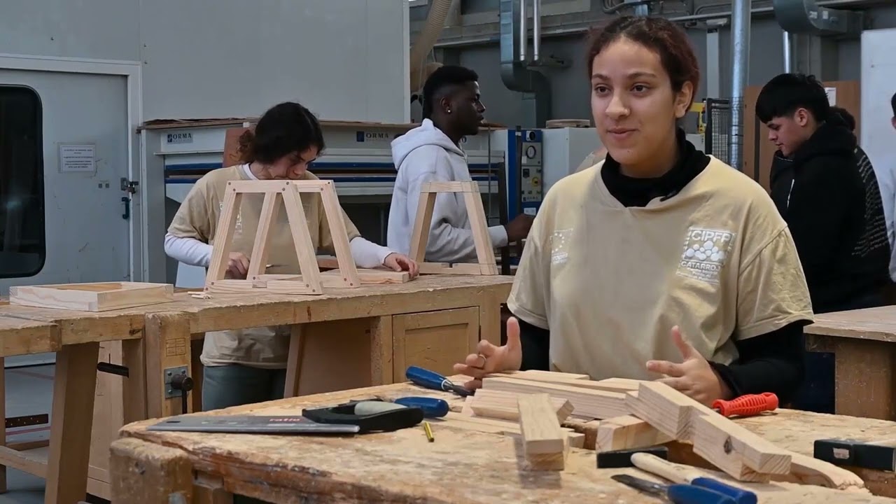 Las mujeres en FP somos IMPRESCINDIBLES. Carpintería y mueble.