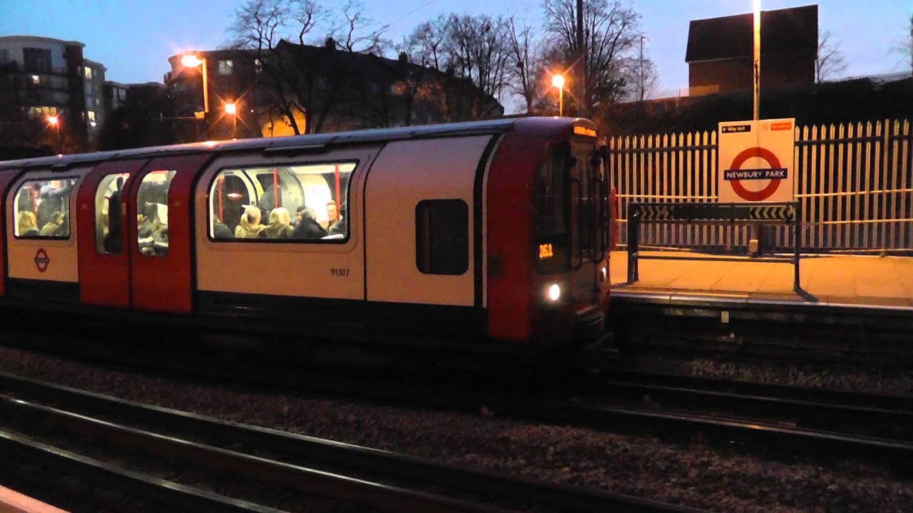 Central Line Trains @ Newbury Park