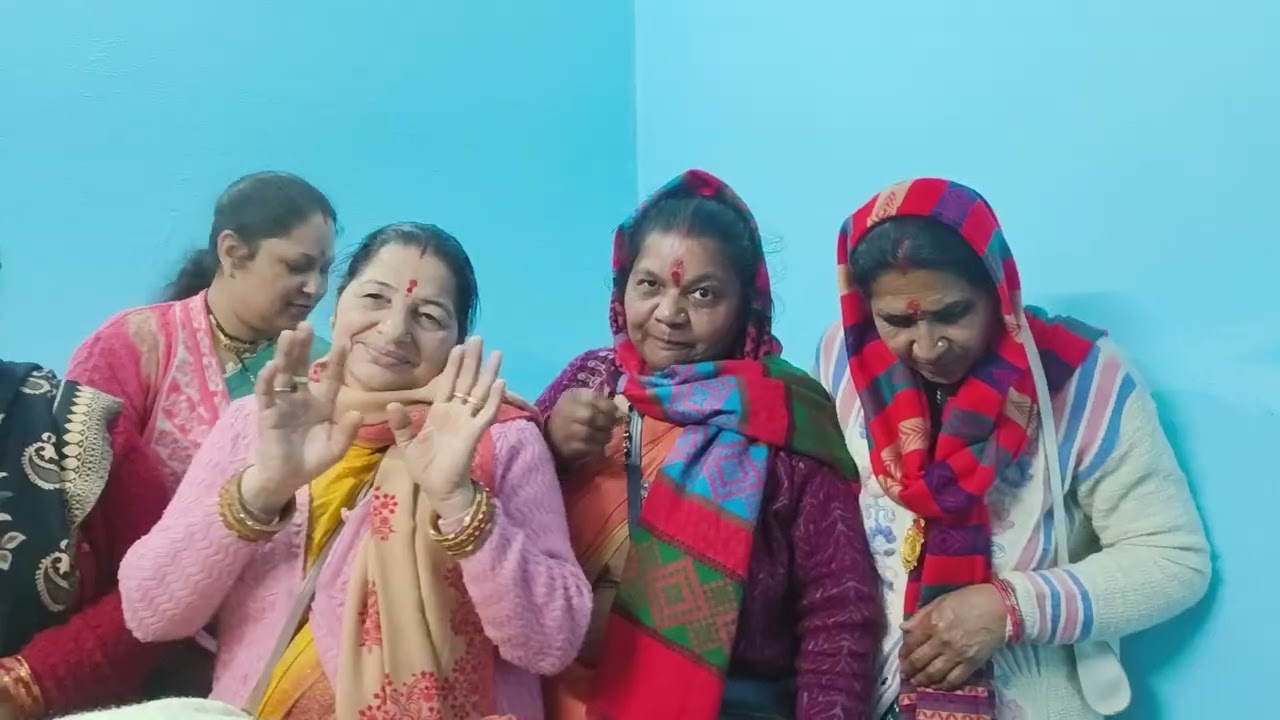 , महीला संगीत में सखियों के साथ मस्ती,,।